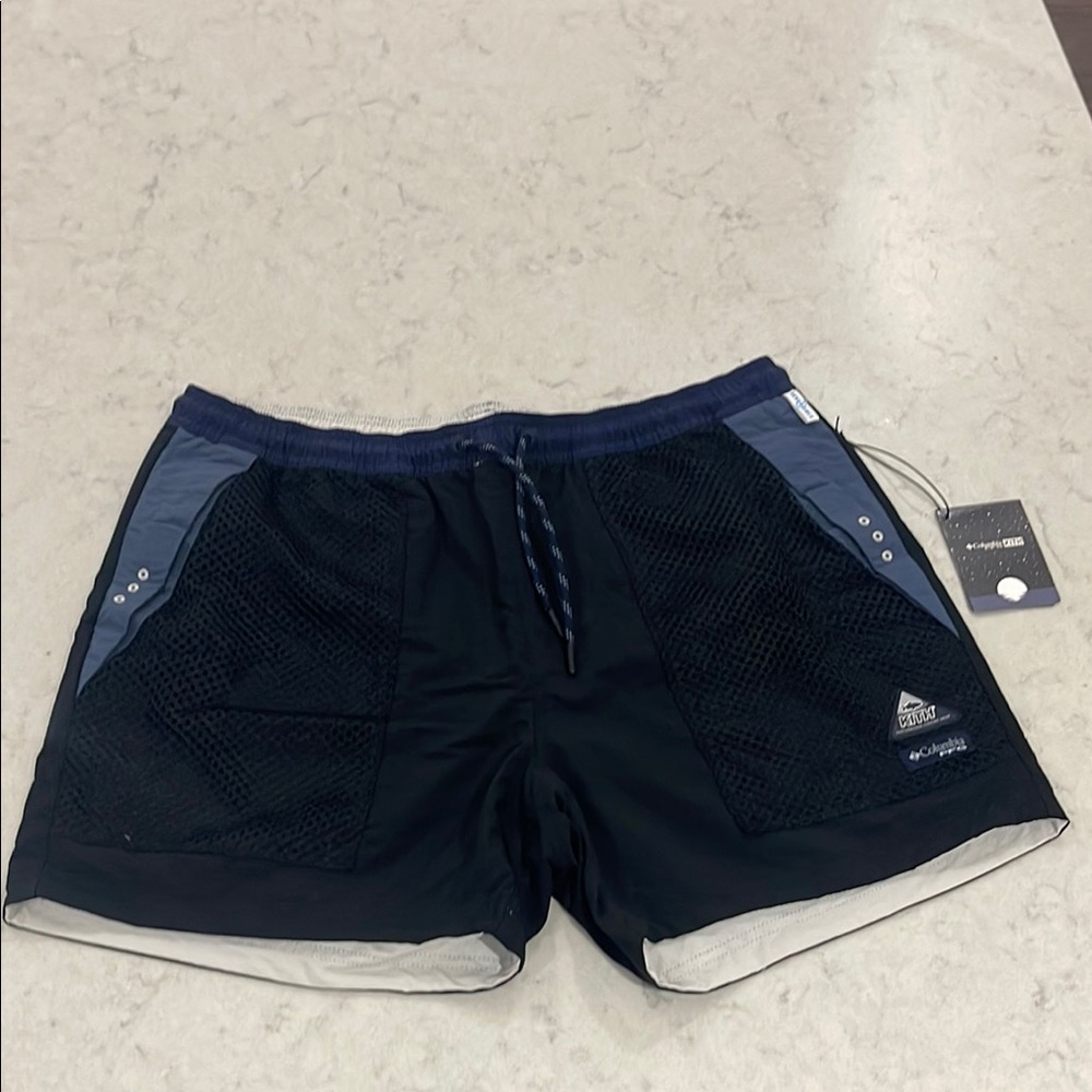 Kith x Columbia L Deschutes Valley reversible fishing shorts Excellent condition